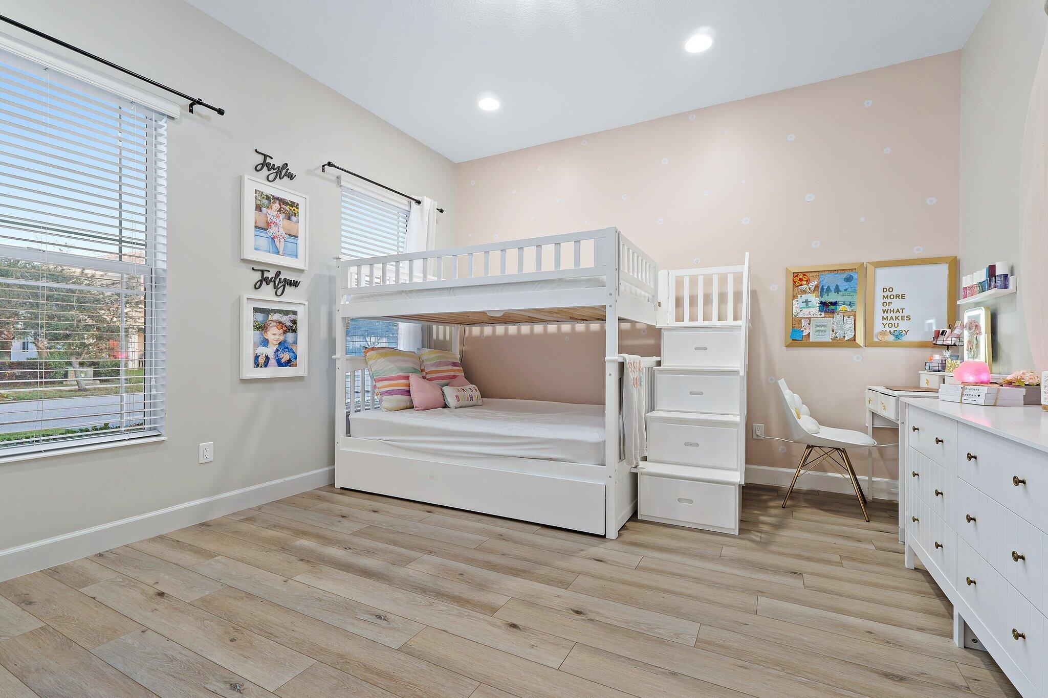 HAMMOCKS OF WESTLAKE - Residential