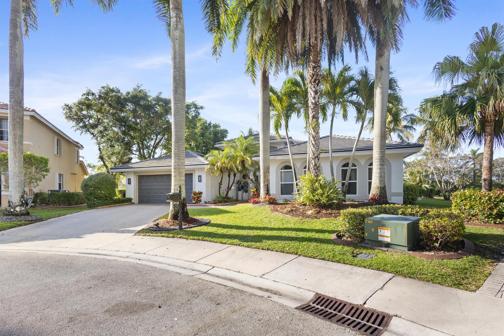 3719 Oak Ridge Circle