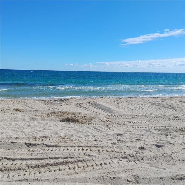 Las Olas By The Sea Ext 7 - Land