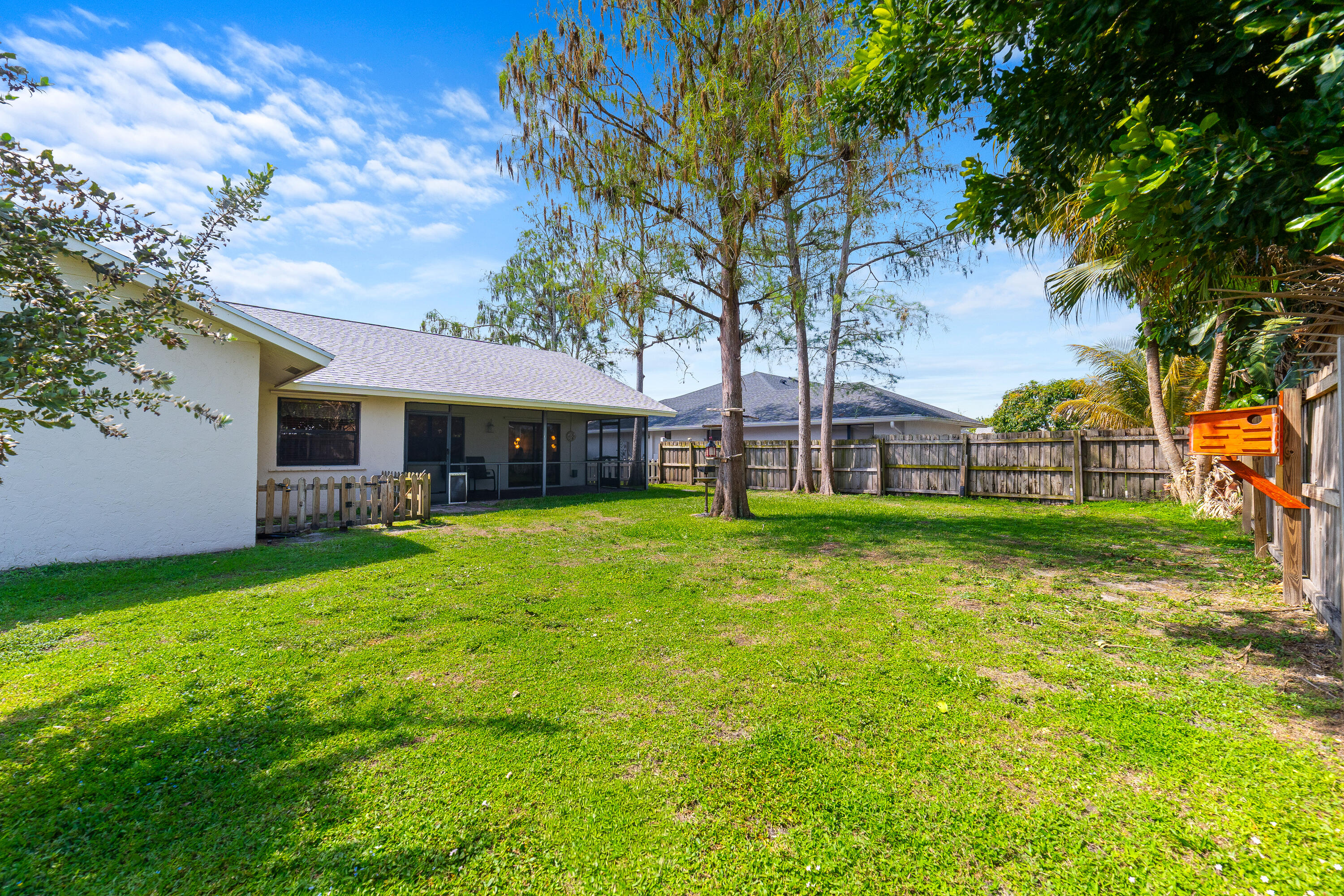 SUGAR POND MANOR OF WELLINGTON - Residential