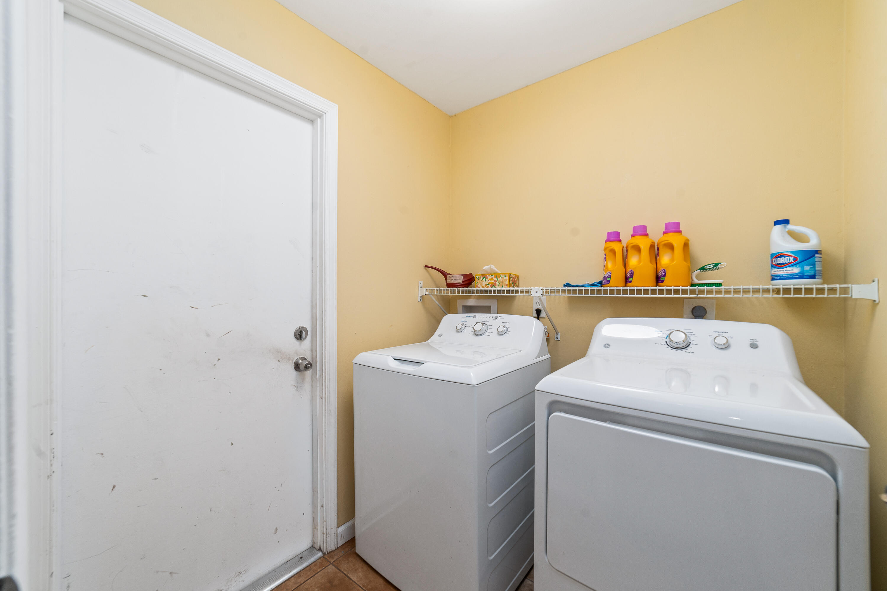 SUGAR POND MANOR OF WELLINGTON - Residential