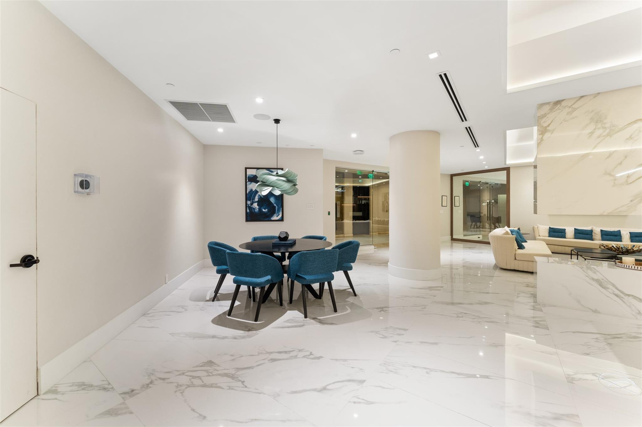 Williams Island - Residential