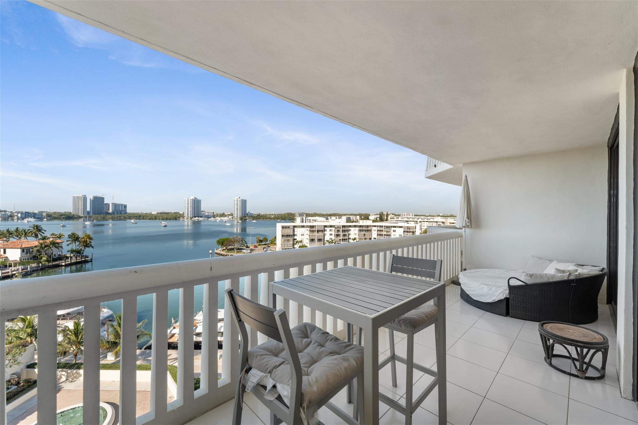 Williams Island - Residential