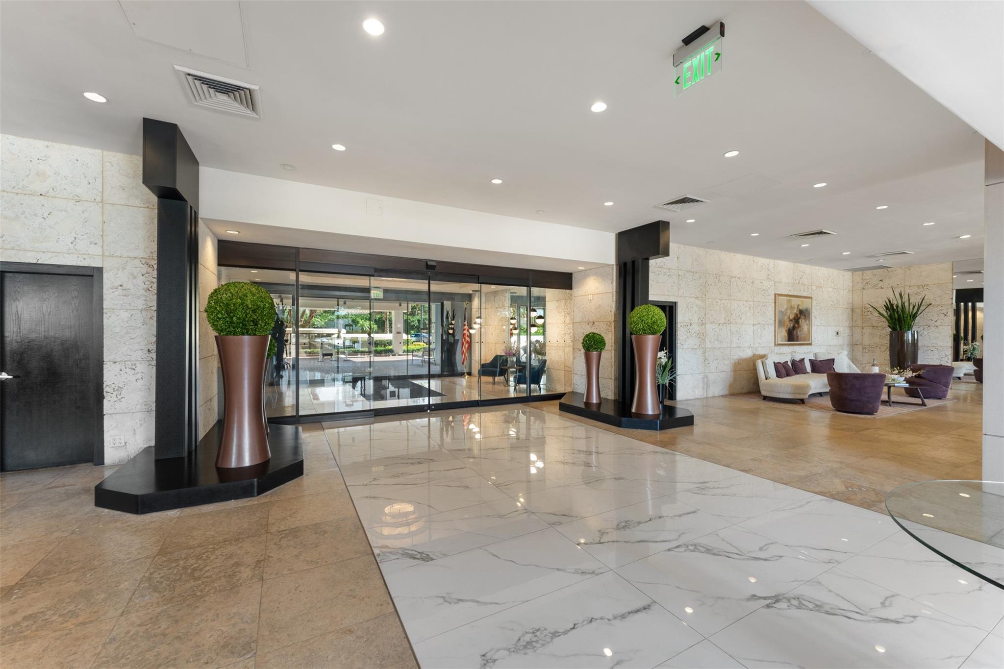 Williams Island - Residential