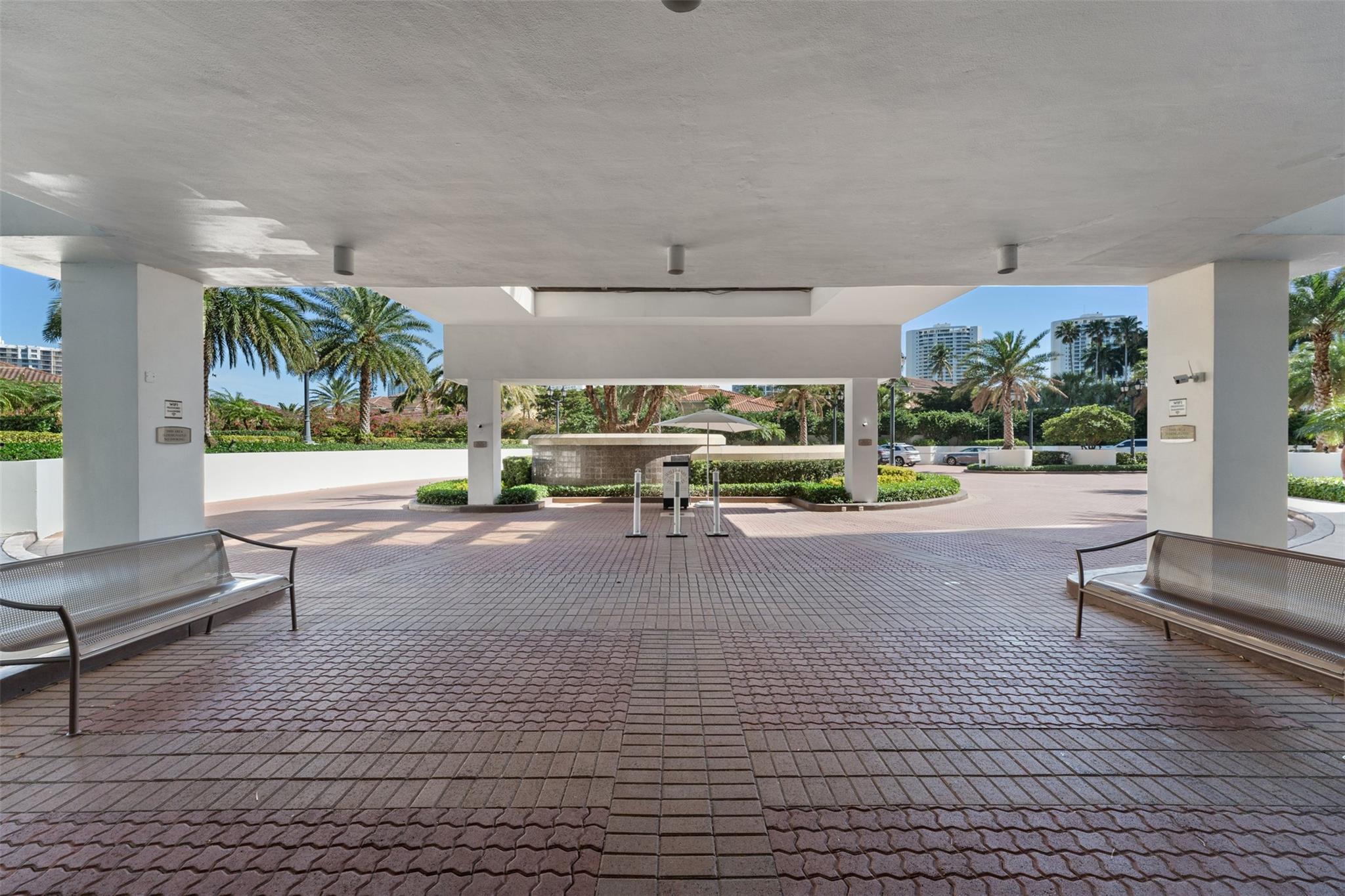 Williams Island - Residential