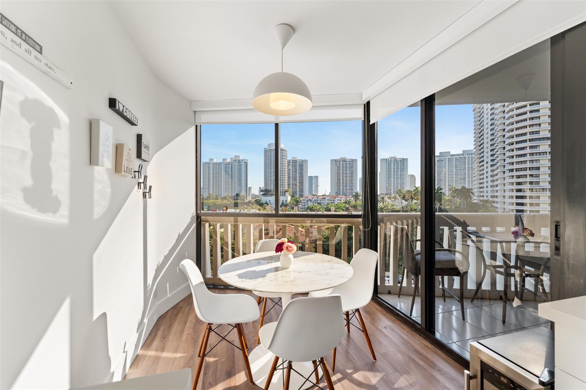 Williams Island - Residential