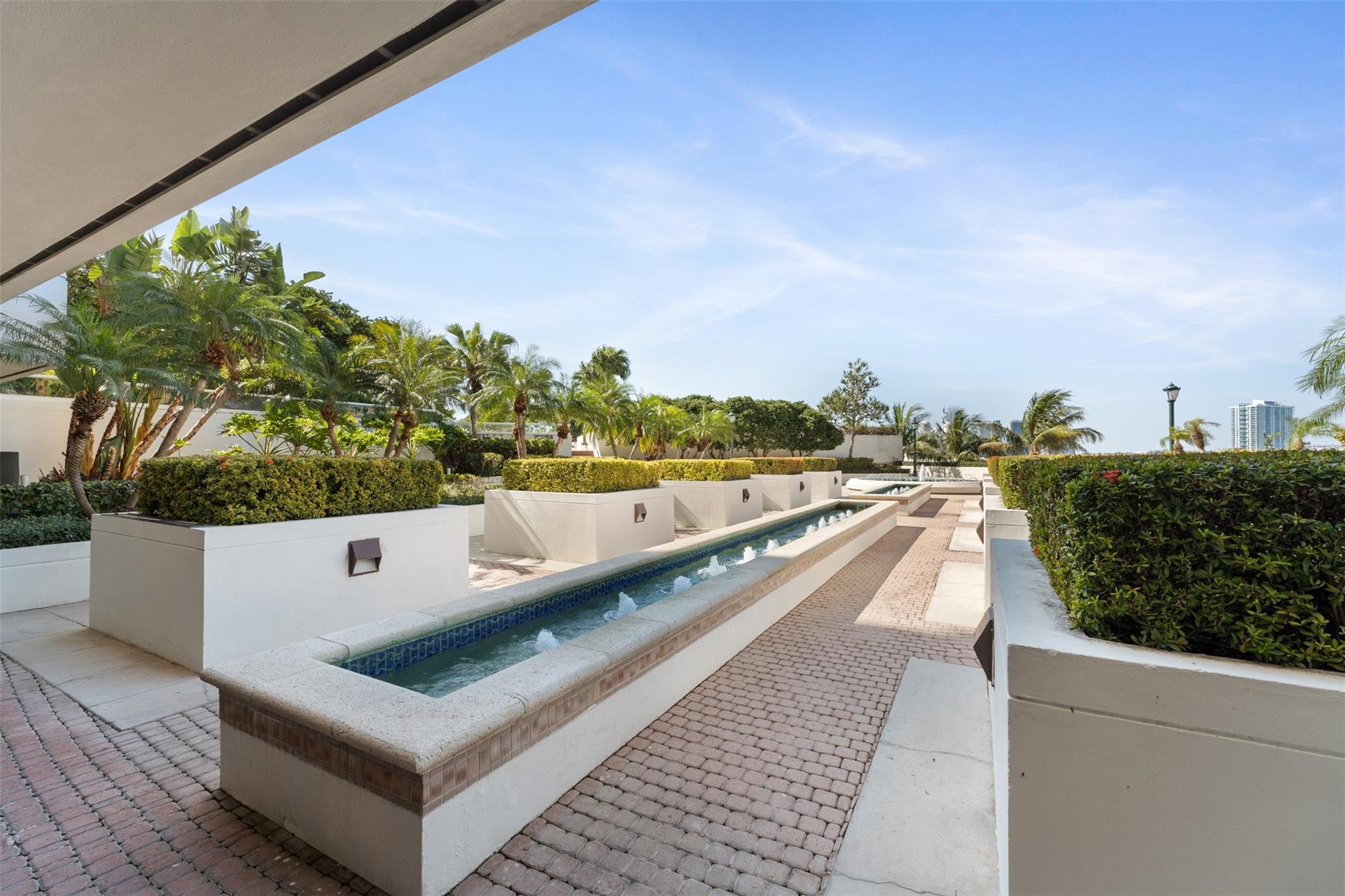 Williams Island - Residential