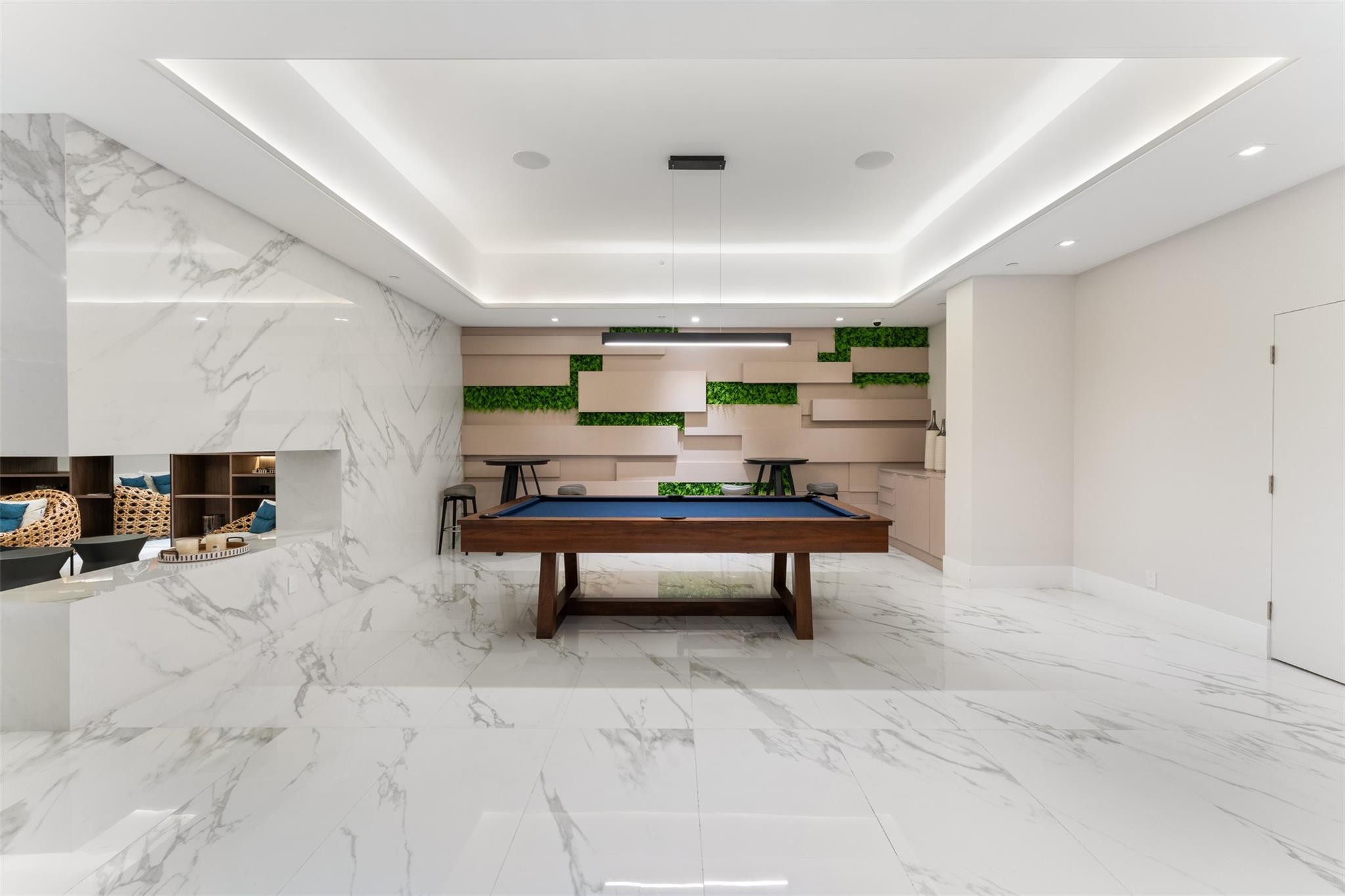 Williams Island - Residential