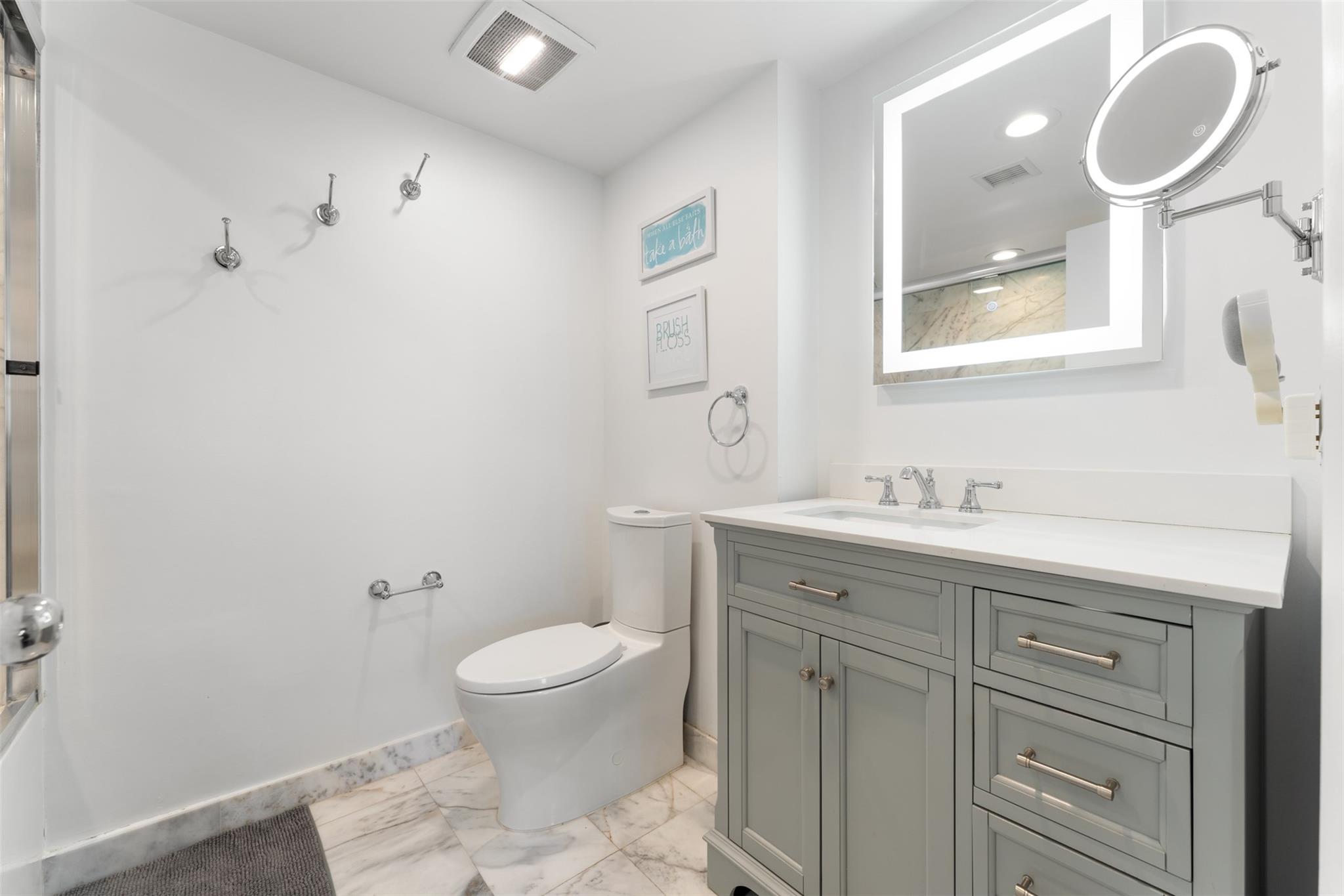 Williams Island - Residential