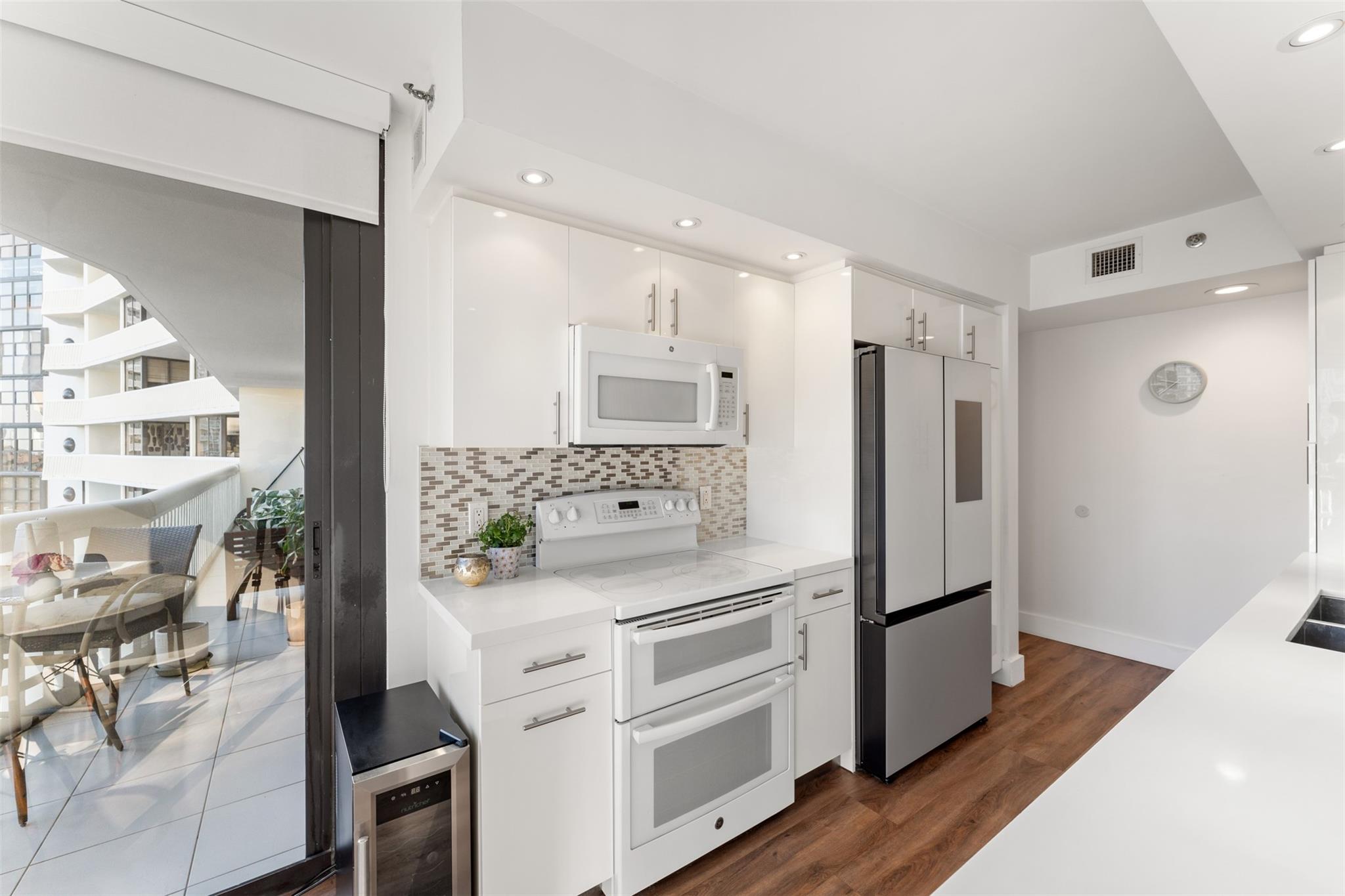 Williams Island - Residential