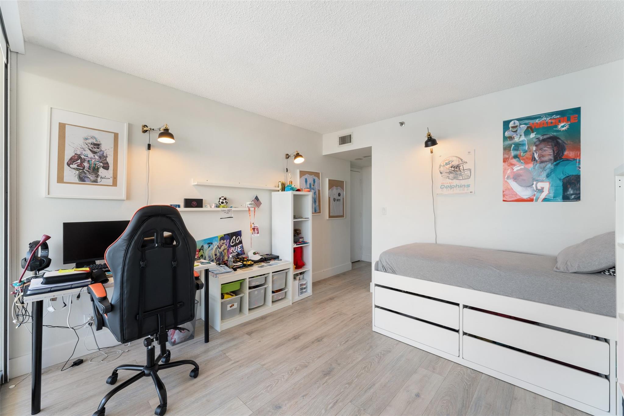 Williams Island - Residential