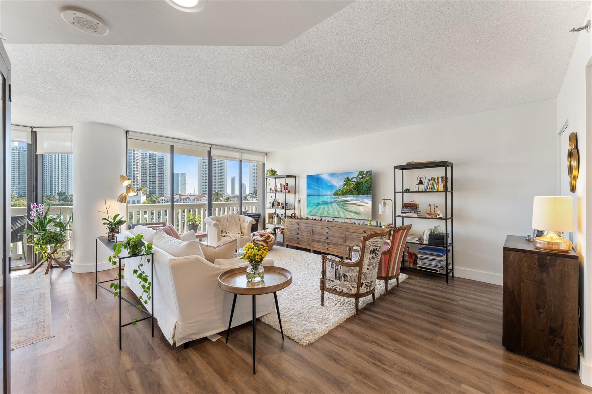 Williams Island - Residential