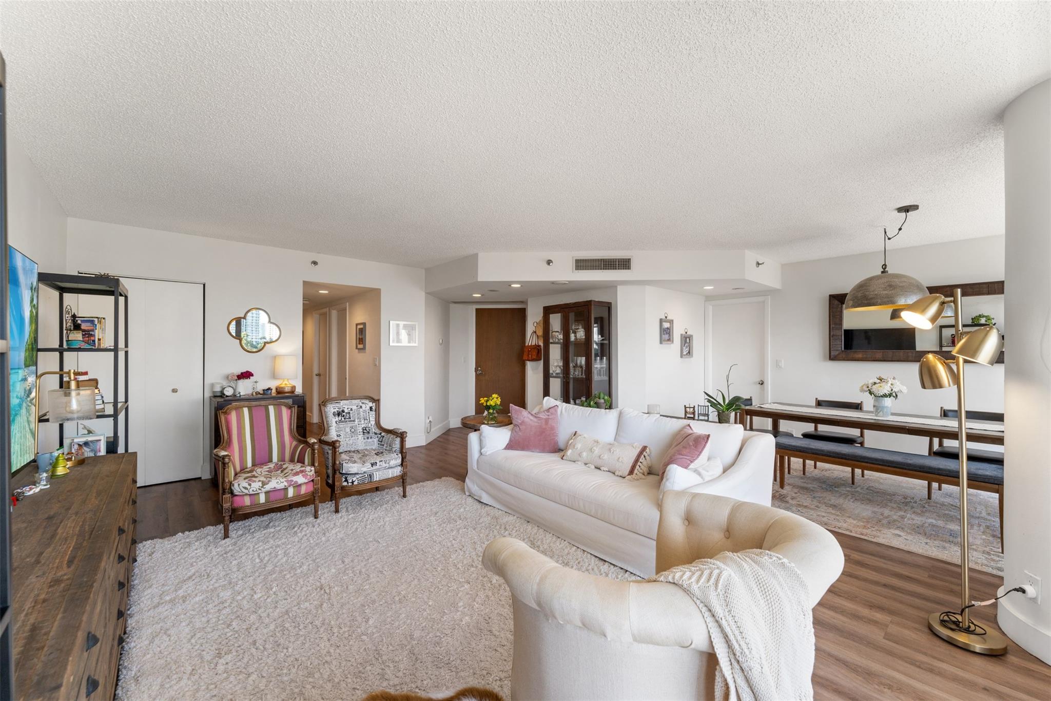 Williams Island - Residential