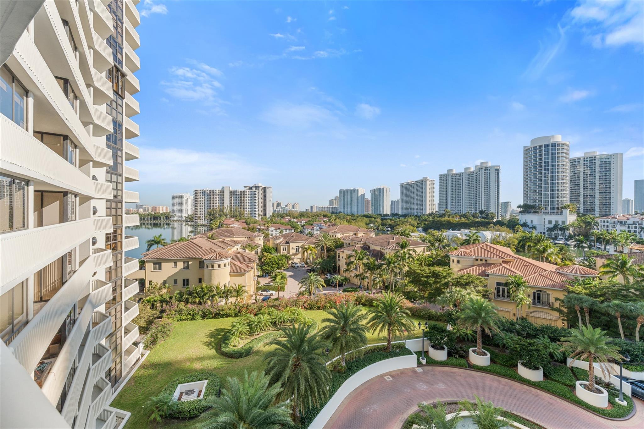 Williams Island - Residential