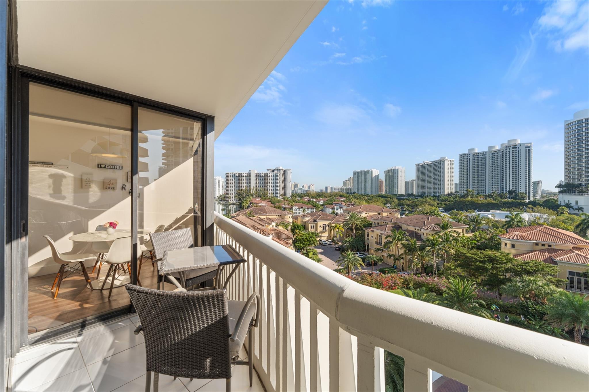 Williams Island - Residential