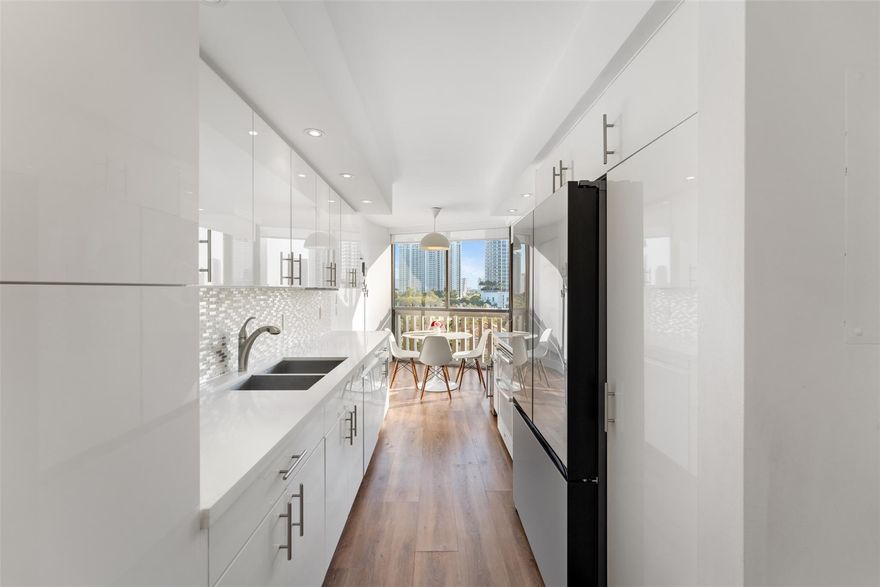 This stunning 3-bedroom, 2.5-bathroom home offers 1,520 sq. ft. of beautifully designed living space with a desirable split floor plan. enjoy breathtaking water views from the bedrooms, while the spacious living area provides an open and inviting atmosphere. located in a luxury community, residents have access to world-class amenities, including a 27,000 sq. ft. full-service european spa, a resort-style pool, pristine tennis and pickleball courts, a clubhouse for events, a children's play area, on-site restaurants, and a marina. this is more than just a home—it's a refined waterfront lifestyle.