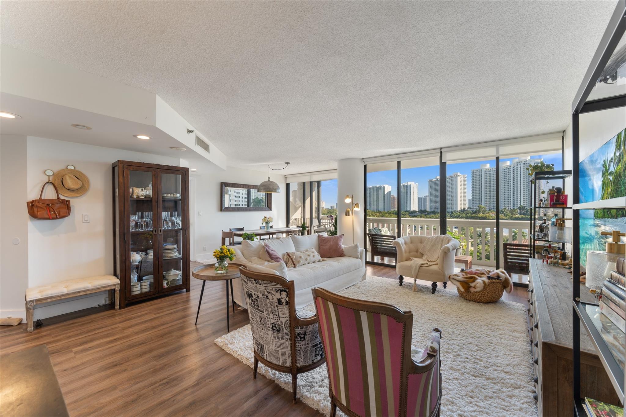 Williams Island - Residential