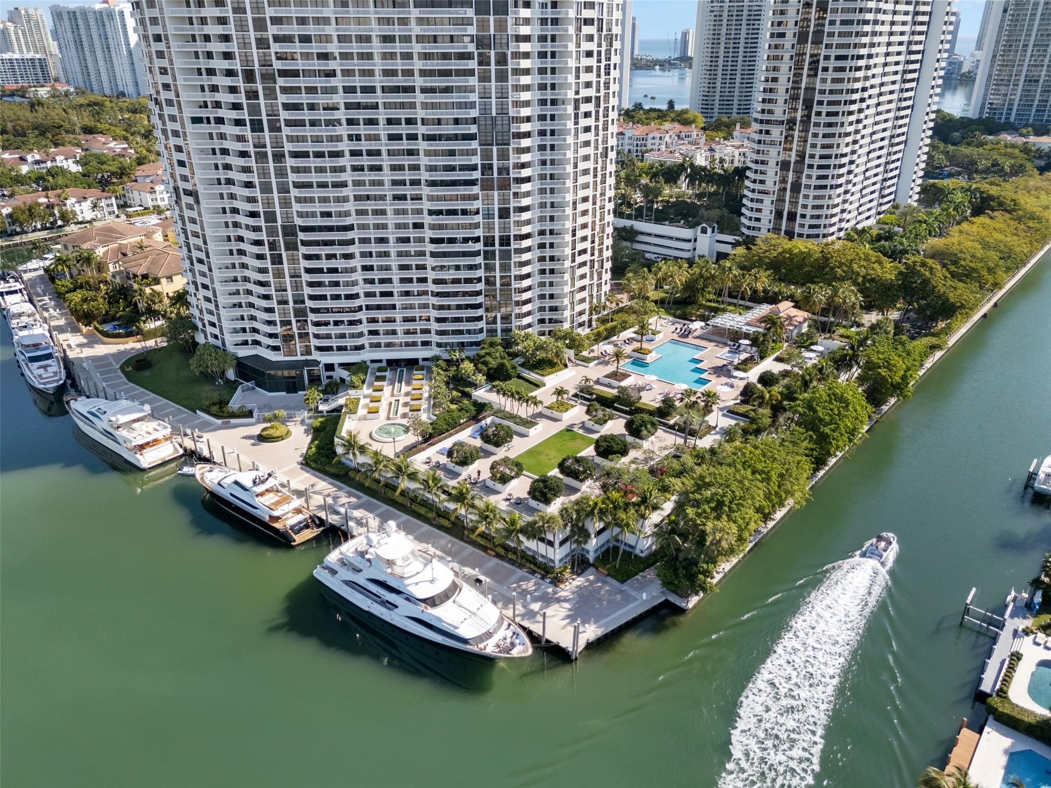 Williams Island - Residential