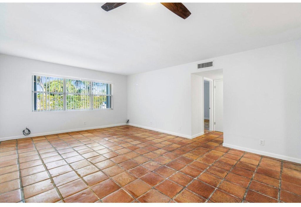 Photo of 420 SE 2nd Avenue #2, Deerfield Beach, FL 33441 (MLS # B26069000)