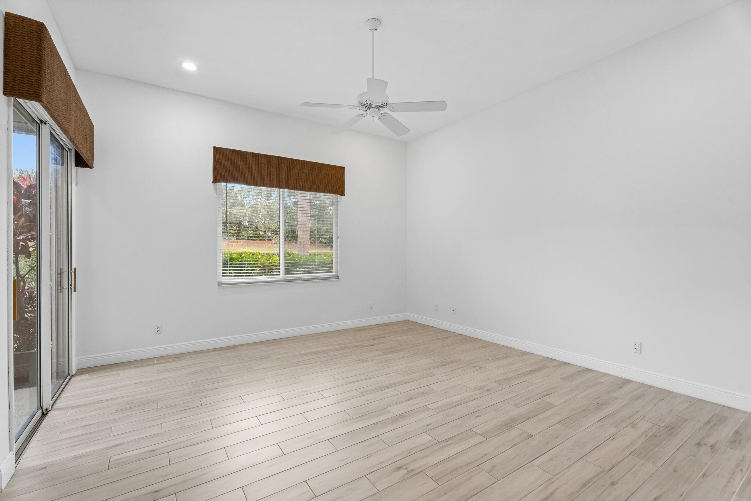 MARINER SANDS - Residential