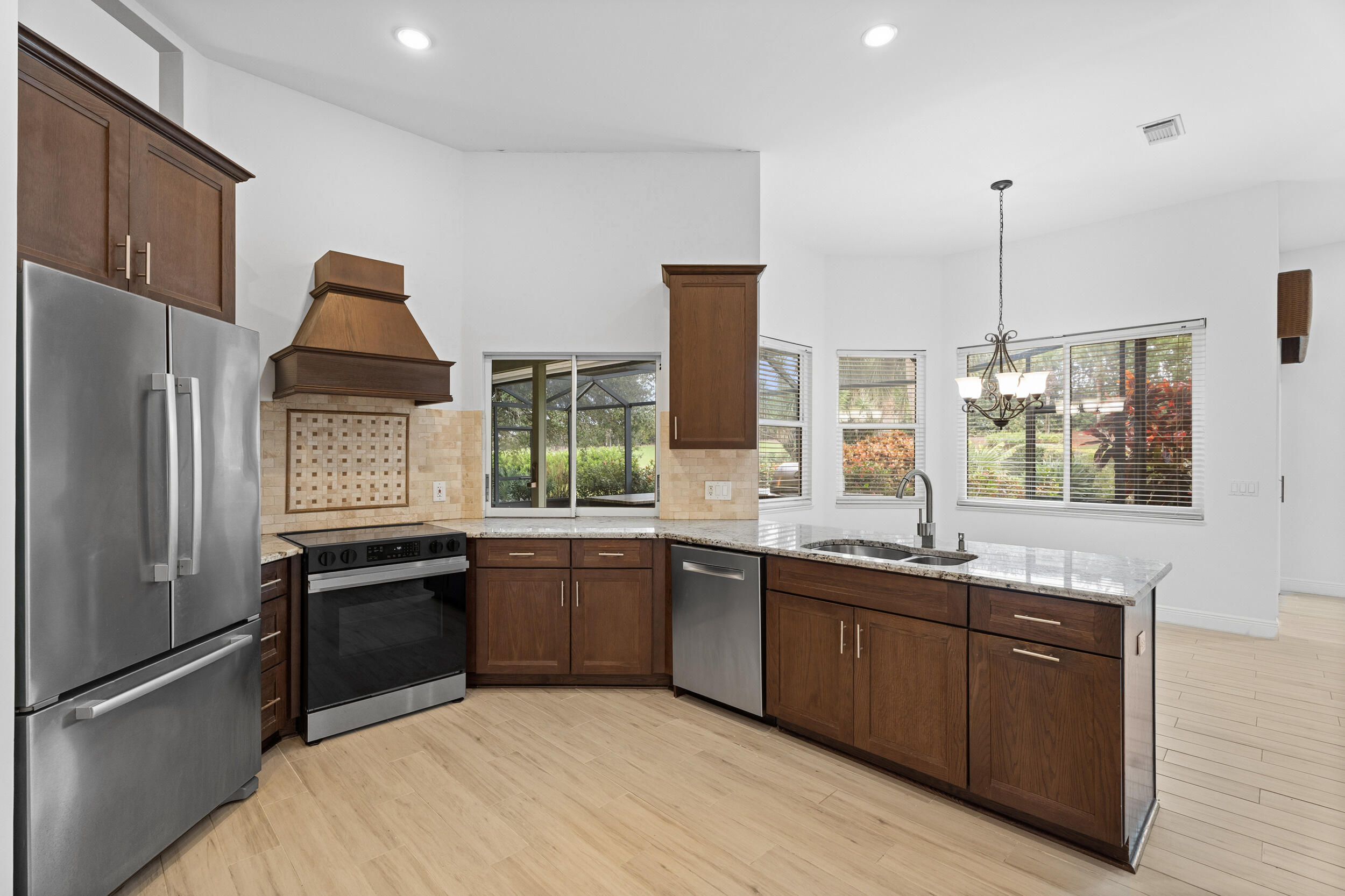 MARINER SANDS - Residential