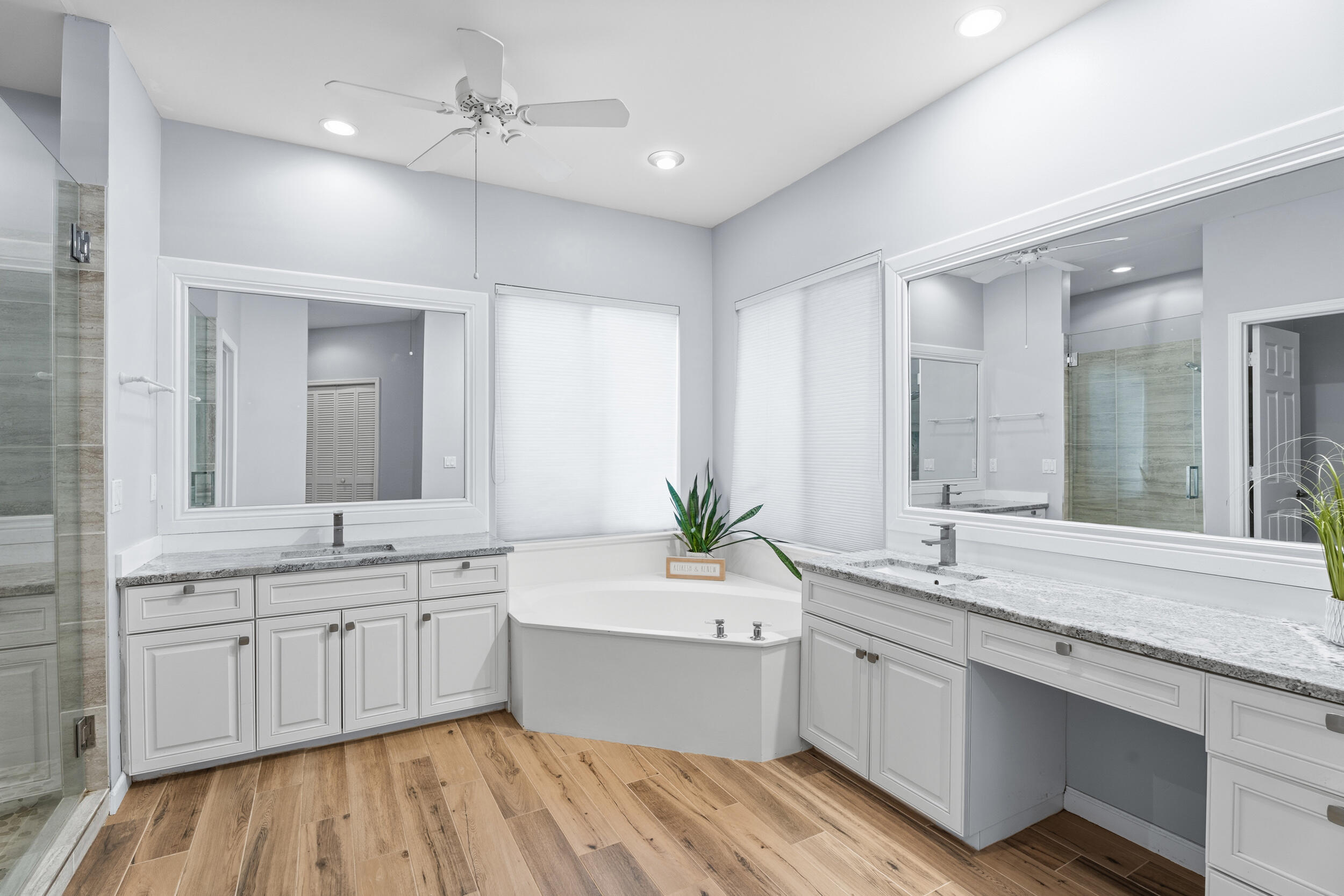 MARINER SANDS - Residential