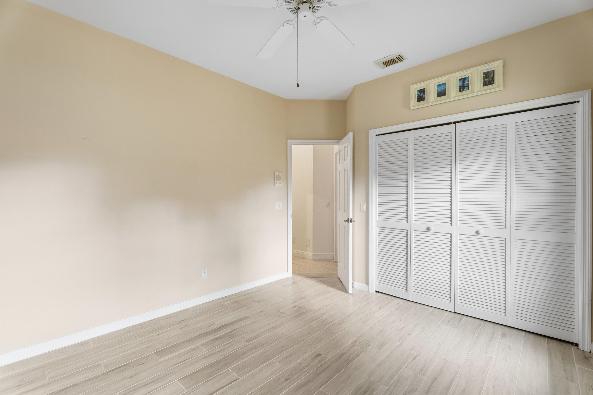 MARINER SANDS - Residential