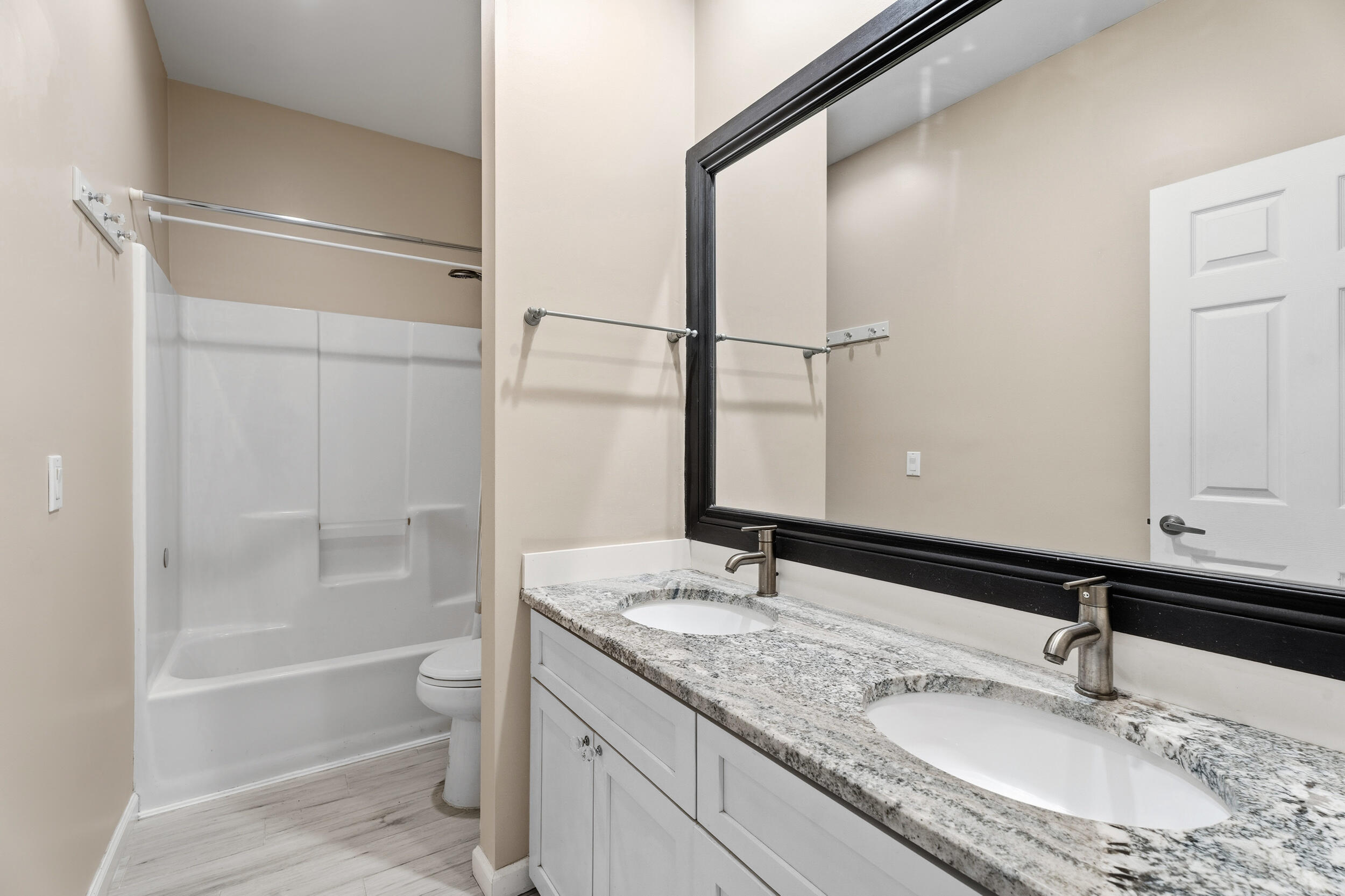 MARINER SANDS - Residential