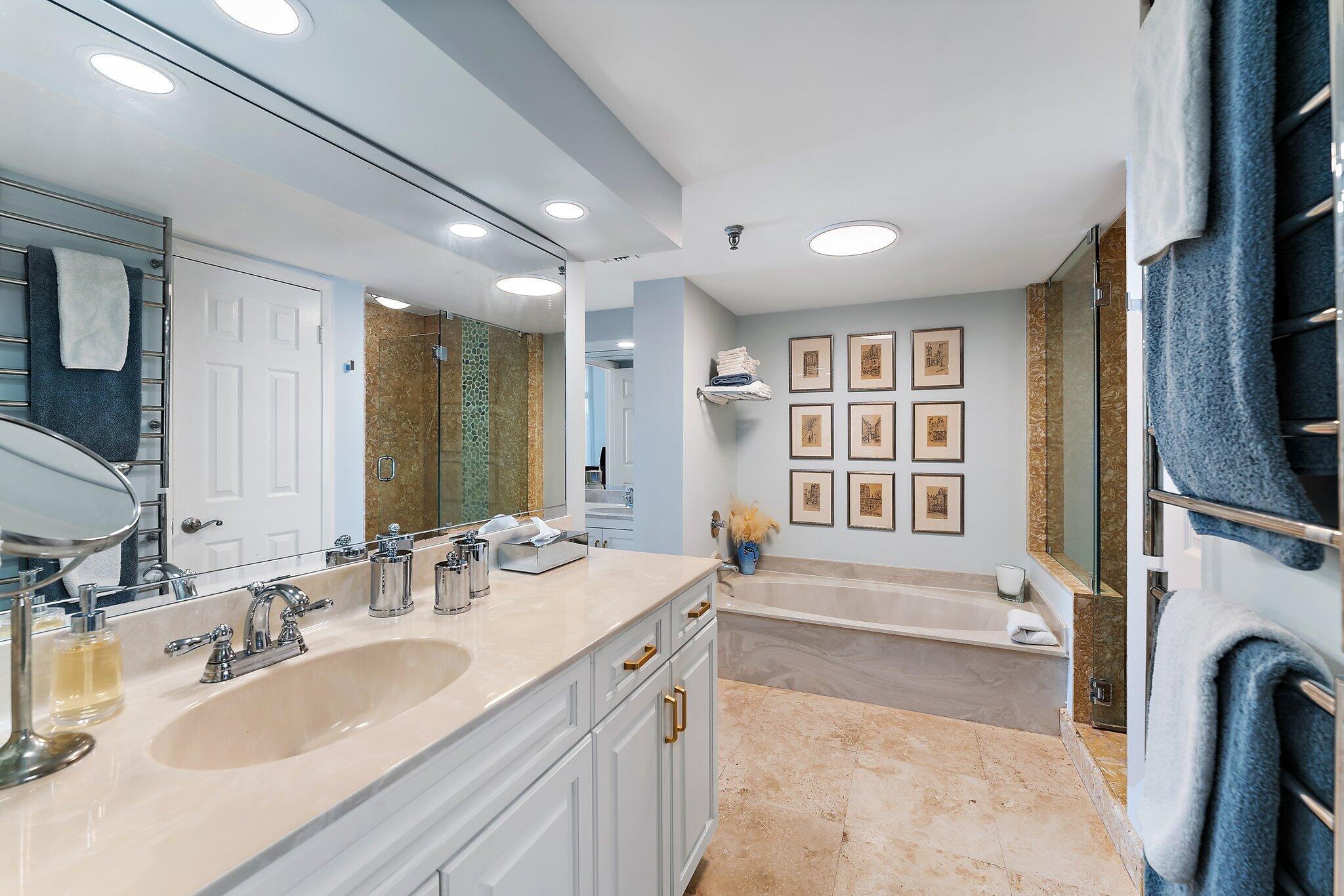 OLD PORT COVE TOWER WEST CONDO - Residential