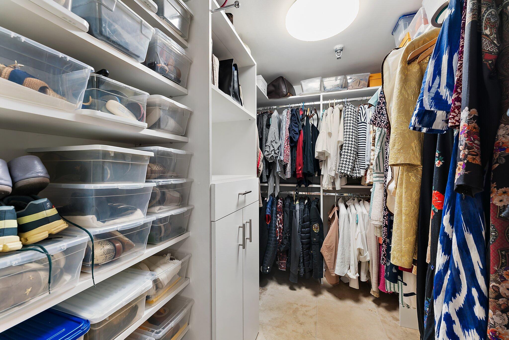 OLD PORT COVE TOWER WEST CONDO - Residential