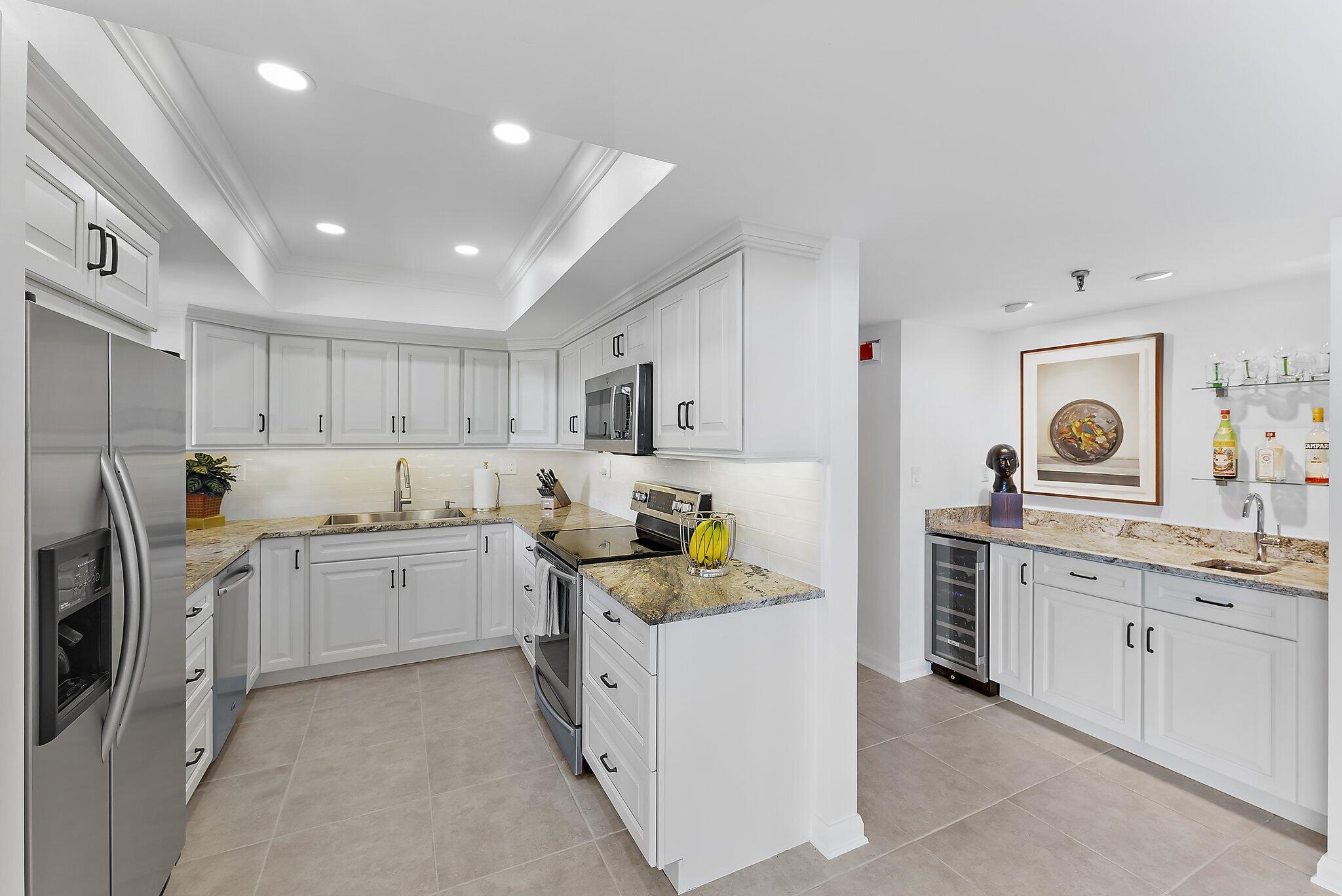 OLD PORT COVE TOWER WEST CONDO - Residential