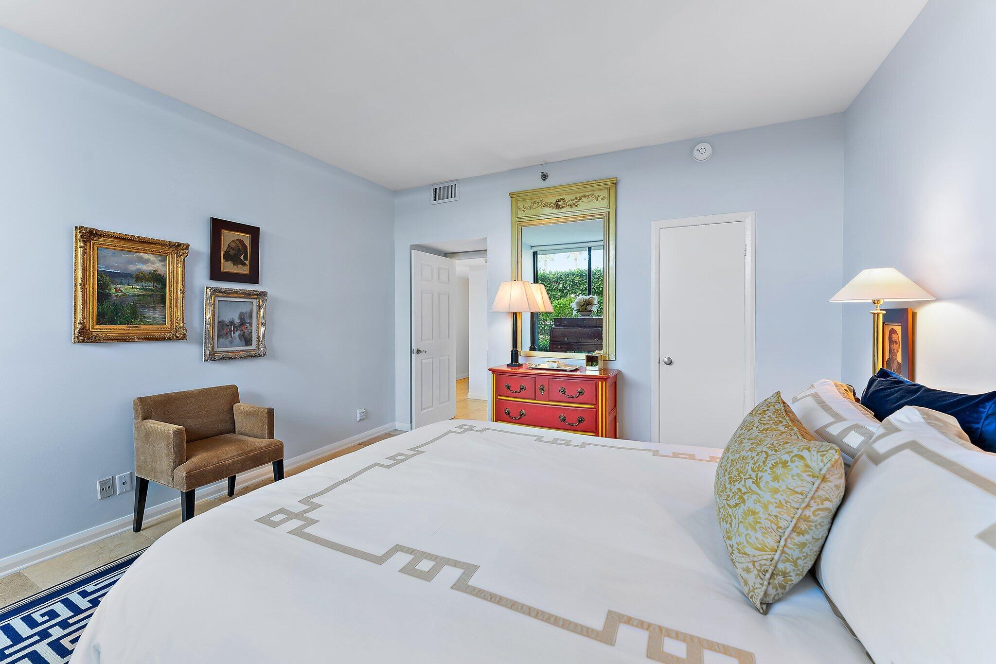 OLD PORT COVE TOWER WEST CONDO - Residential