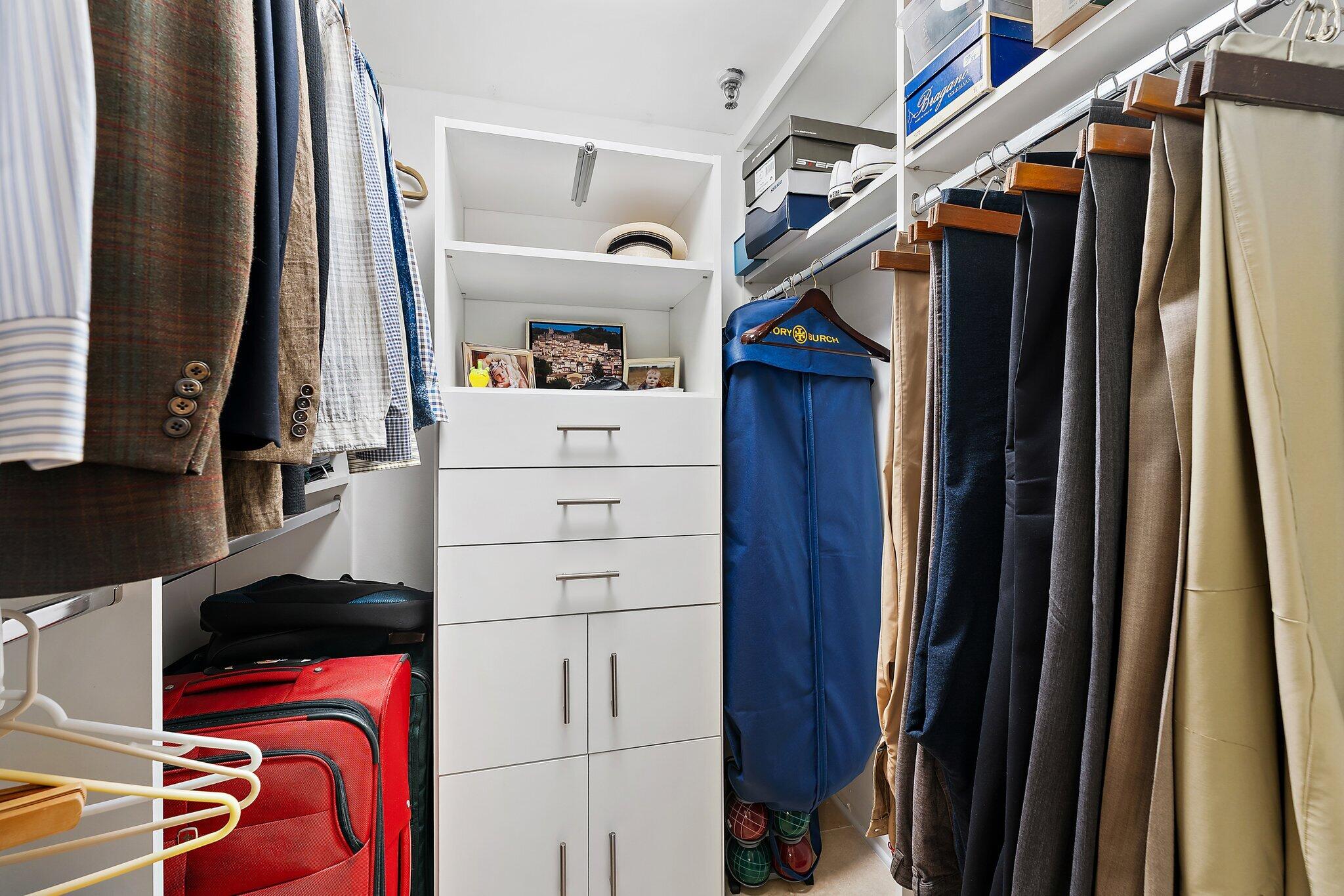 OLD PORT COVE TOWER WEST CONDO - Residential