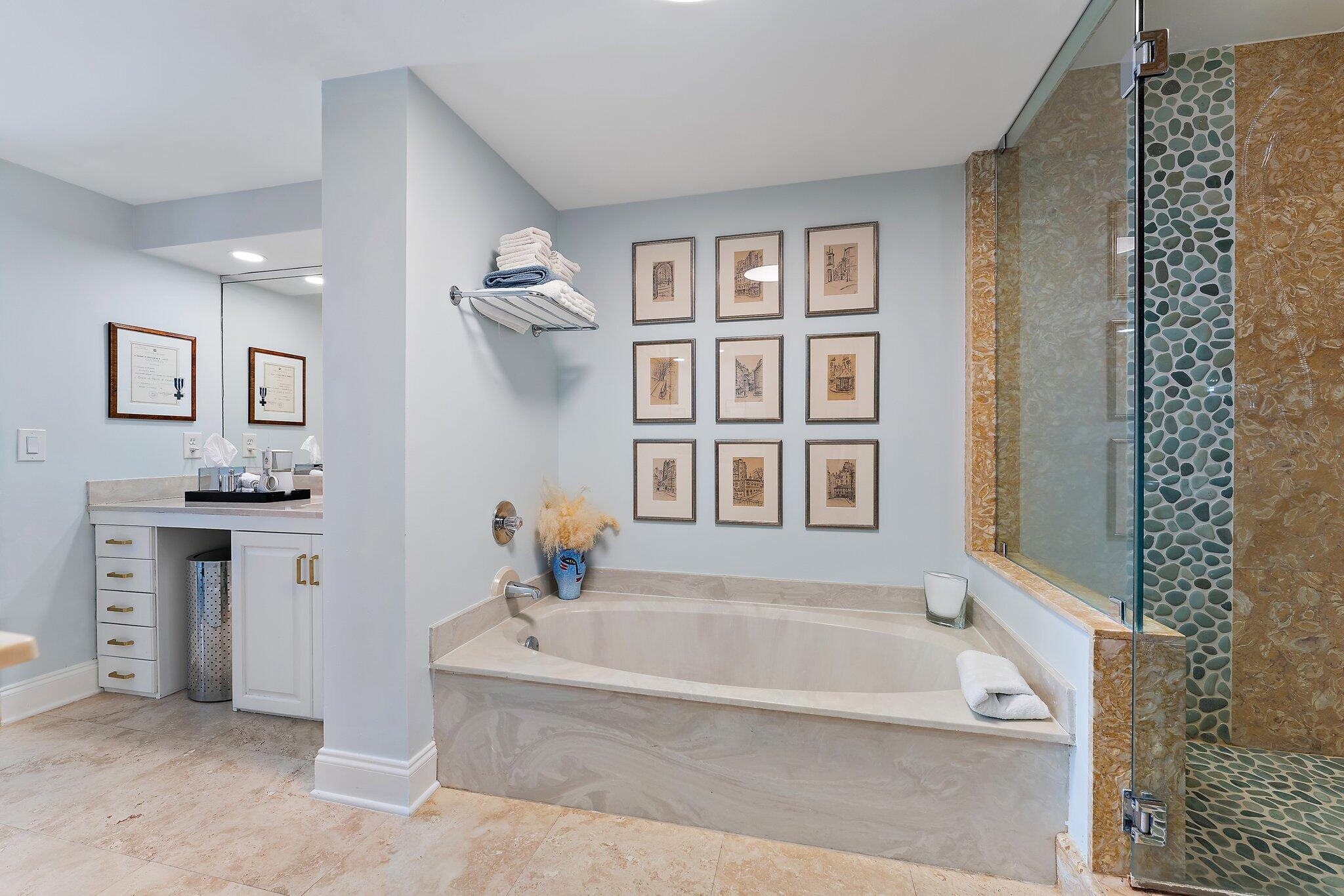 OLD PORT COVE TOWER WEST CONDO - Residential