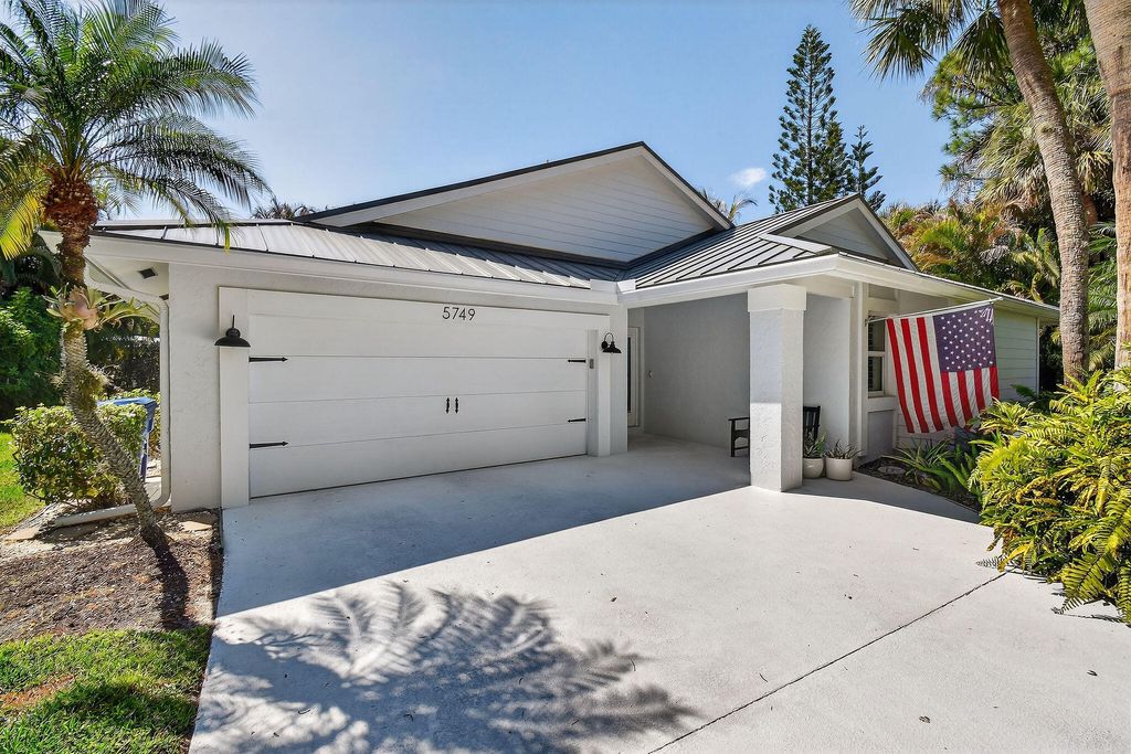 Photo of 5749 Turnwood Court, Jupiter, FL 33458 (MLS # B26007306)