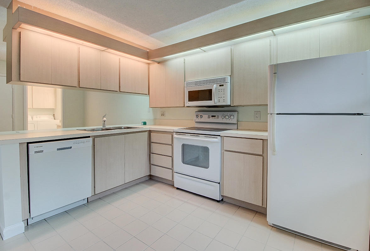 STAMFORD AT ROYAL PALM BEACH - Residential