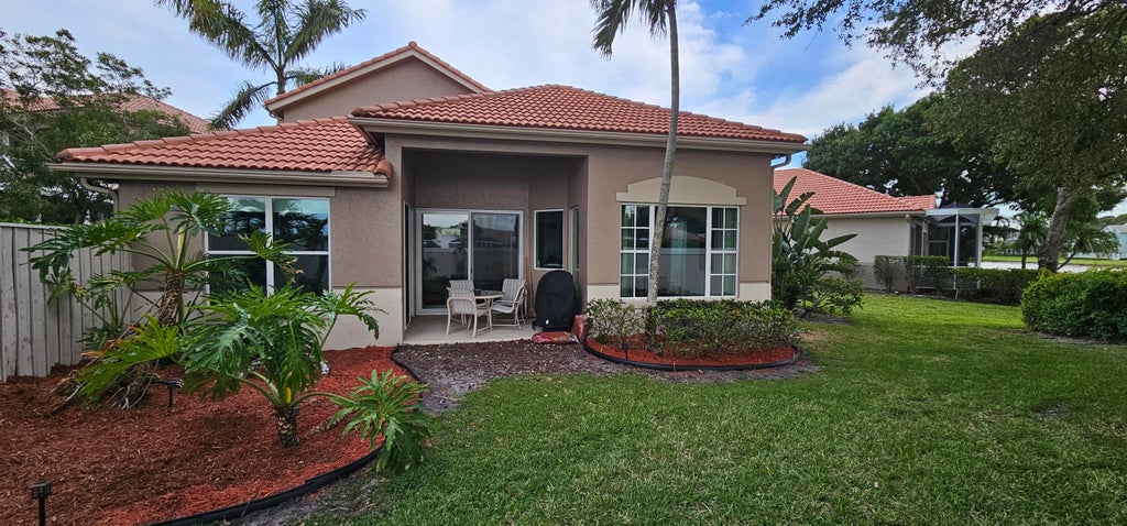 Photo of 46 Pinnacle Cove, Palm Beach Gardens, FL 33418 (MLS # B26030037)