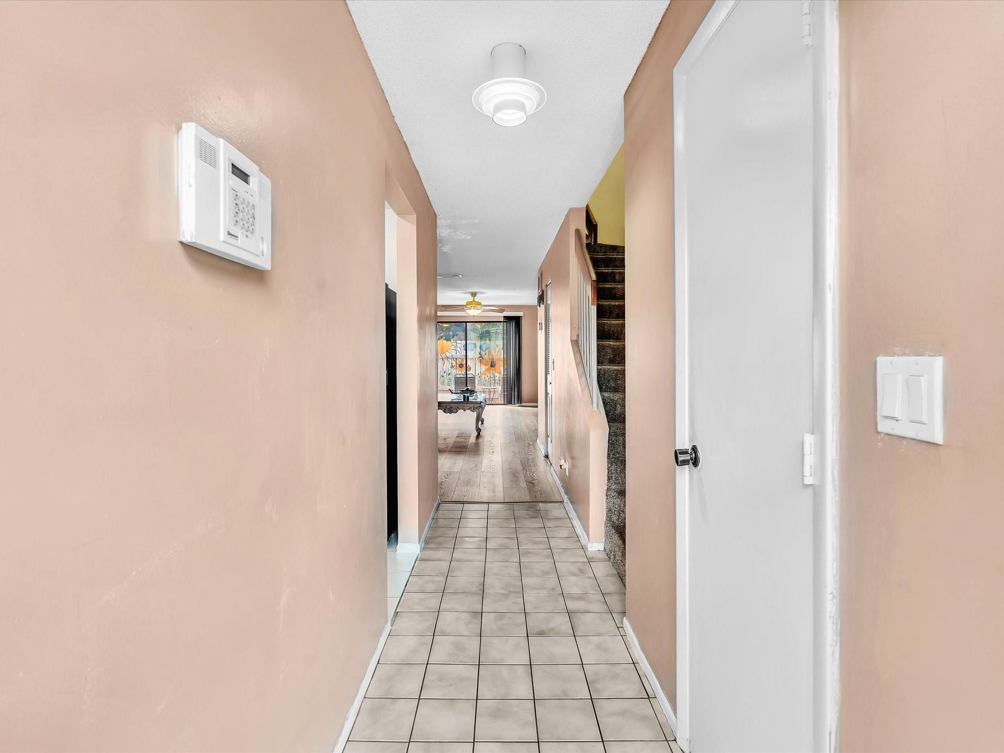 1270 NW 99th Ave 60, Pembroke Pines, FL, 33024/$289,900 3 1270 NW 99th Ave 60