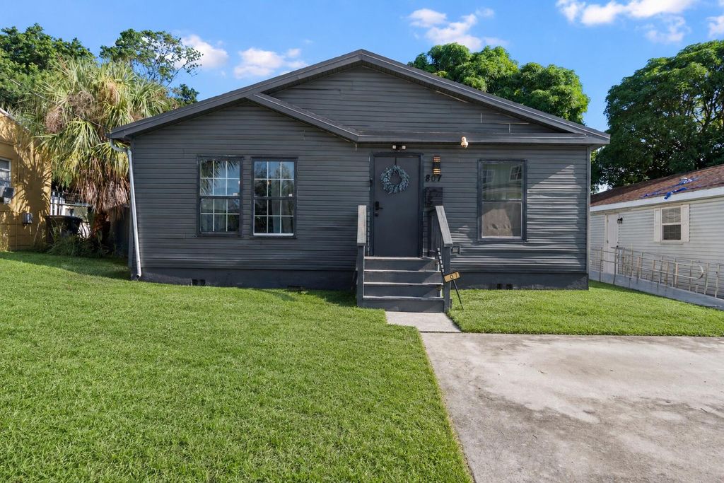 Photo of 807 Grant Street, West Palm Beach, FL 33407 (MLS # B26033646)