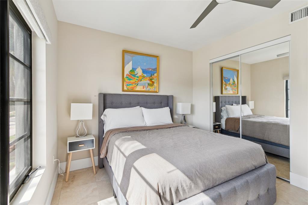 Fountains on Ocean Blvd - Residential