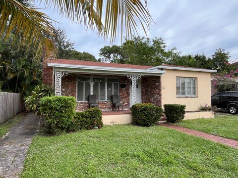 Single Family Residence in West Palm Beach FL 711 36th Street St.jpg