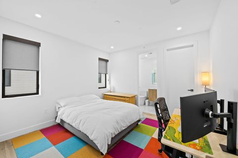 Tiny photo for 818 NE 2nd Street, Fort Lauderdale, FL 33301 (MLS # B26035460)