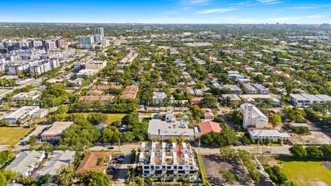 Tiny photo for 818 NE 2nd Street, Fort Lauderdale, FL 33301 (MLS # B26035460)