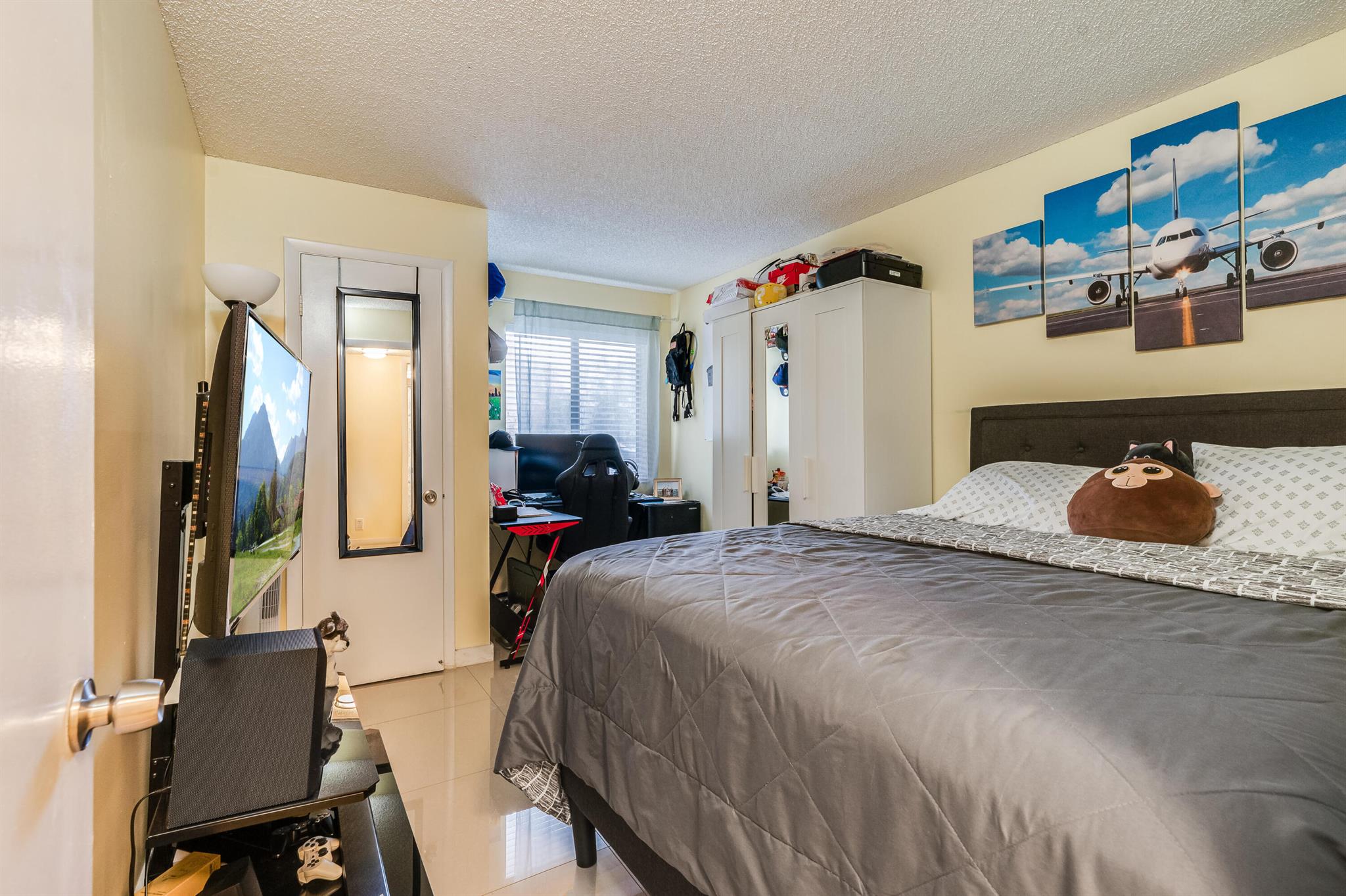 TARA GARDENS 1 CONDO - Residential