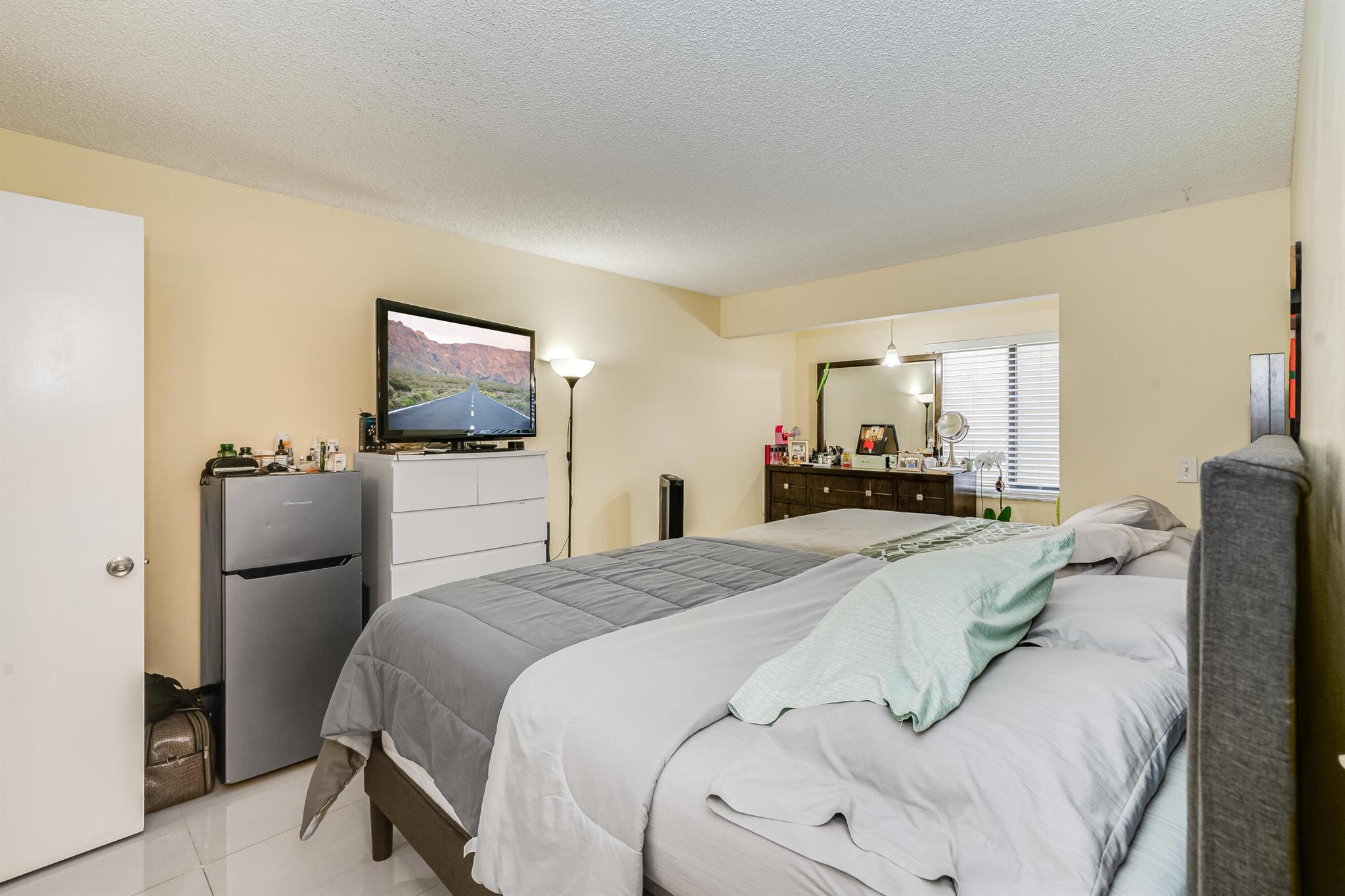 TARA GARDENS 1 CONDO - Residential