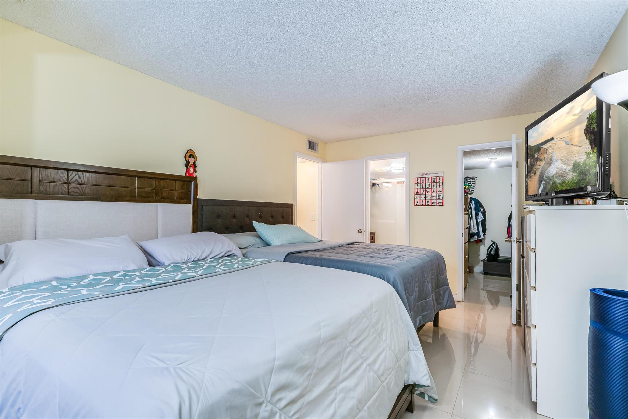 TARA GARDENS 1 CONDO - Residential