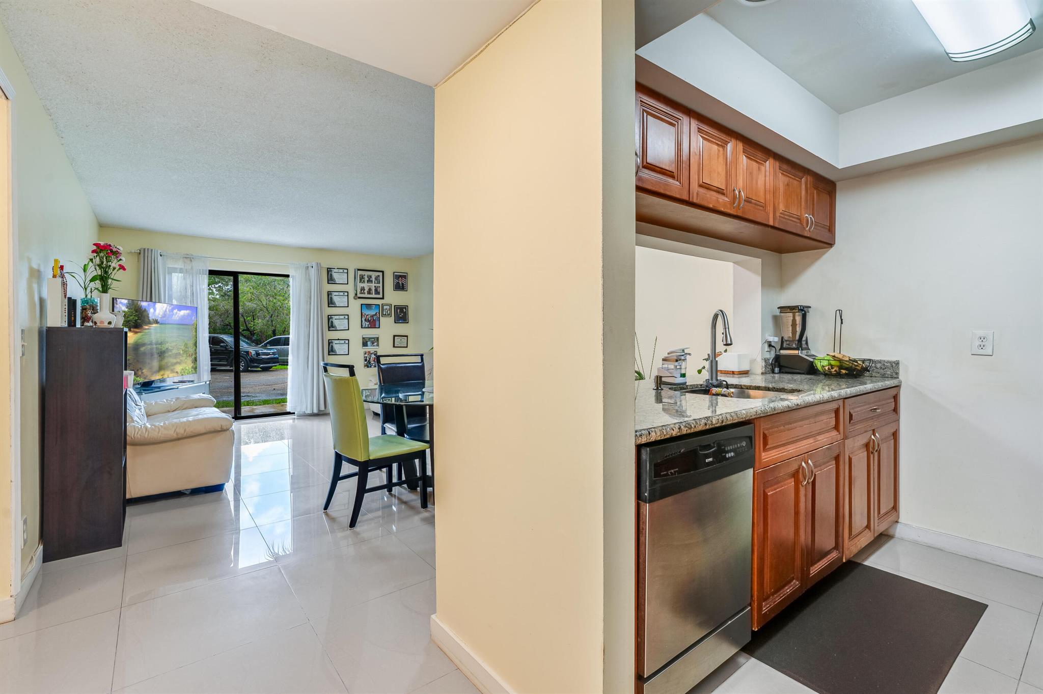 TARA GARDENS 1 CONDO - Residential