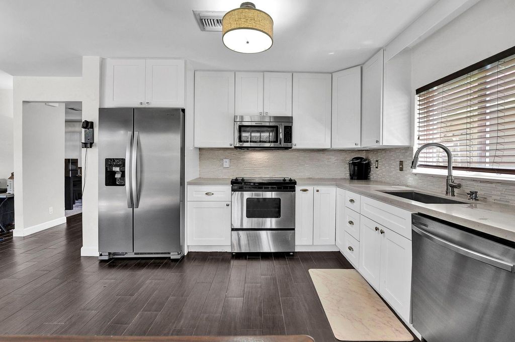 Photo of 10900 NW 10th Street, Plantation, FL 33322 (MLS # F10428792)