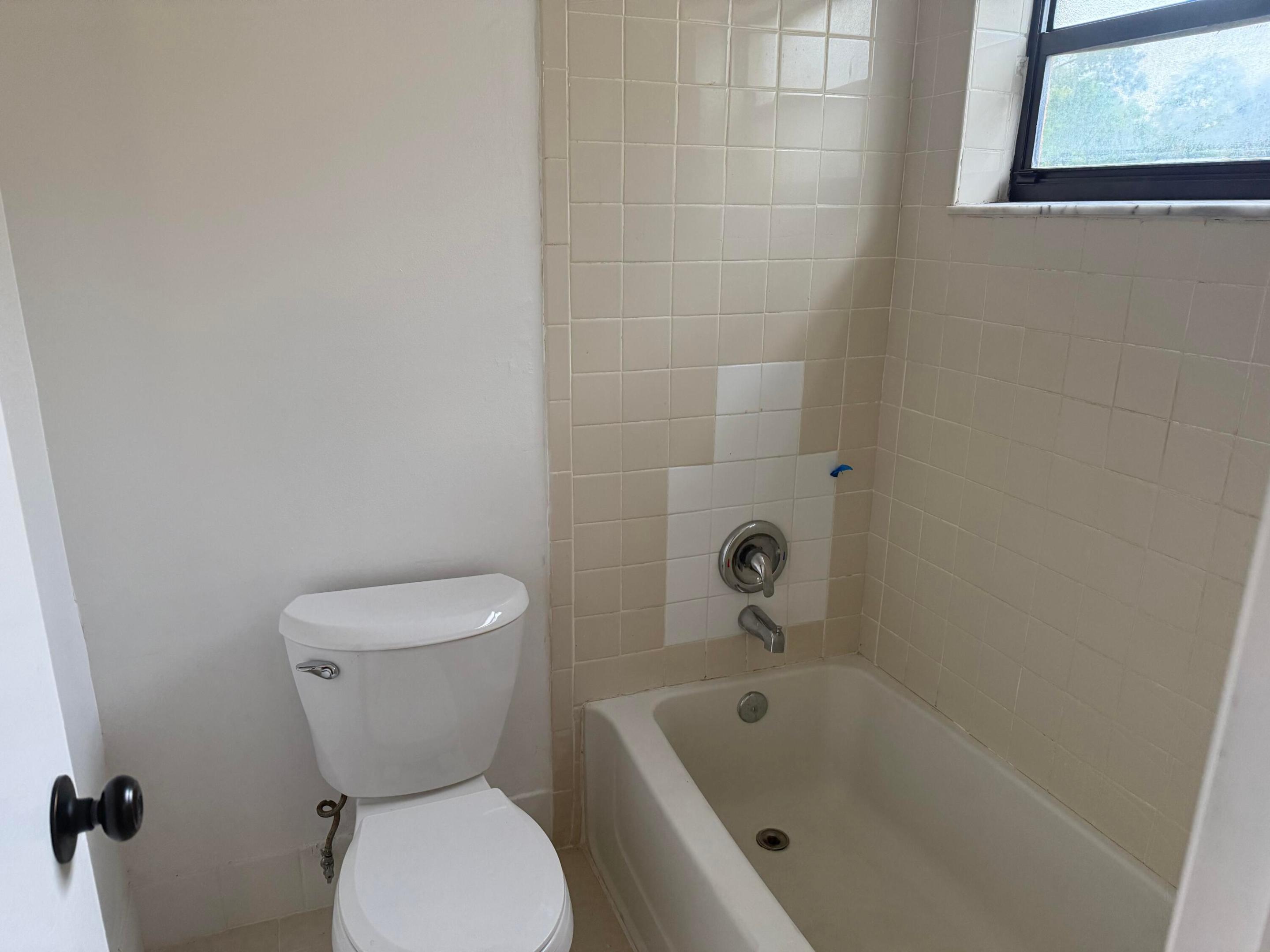 CIRCLE VILLAS (THE) CONDO - Residential