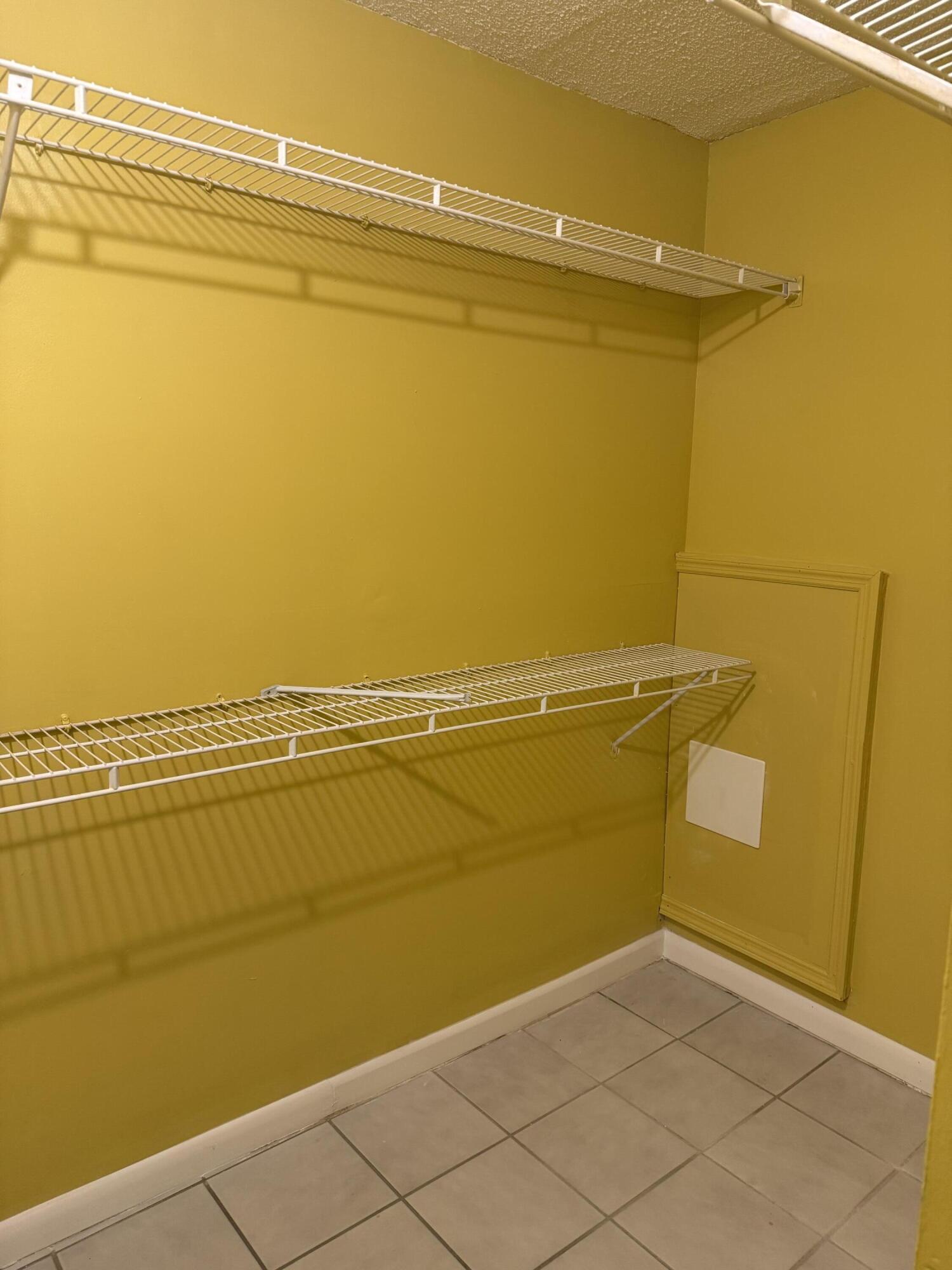 CIRCLE VILLAS (THE) CONDO - Residential